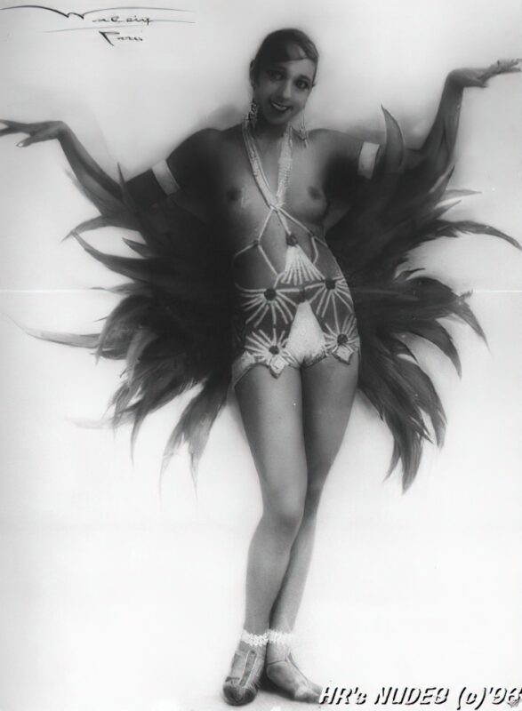 Volume 4 of Black and White Image of Naked / Nude Women and Girls in the Vintage Era