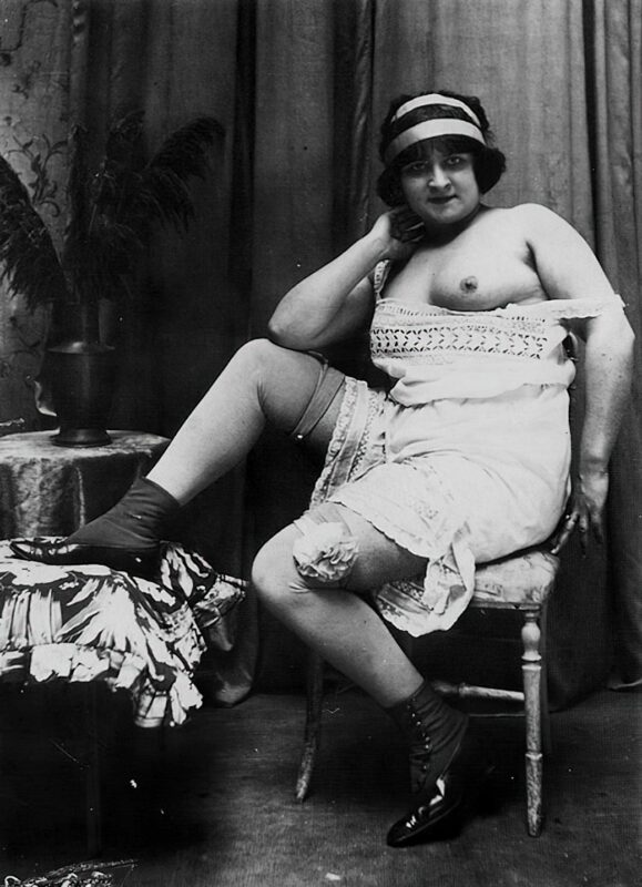 Volume 4 of Black and White Image of Naked / Nude Women and Girls in the Vintage Era