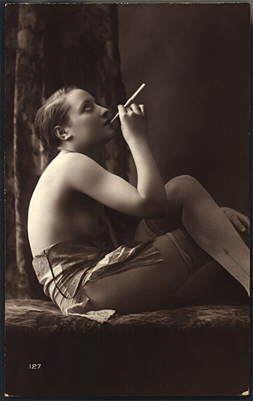 Volume 1 of Black and White Image of Naked / Nude Woman in the Classic Retro Period Volume 1 of Black and White Photo of Naked / Nude Women and Girls in the Vintage Era