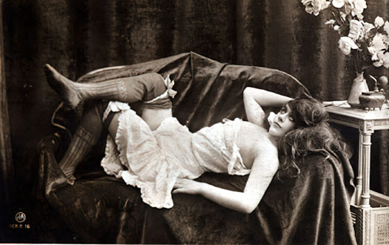 Volume 4 of Black and White Image of Naked / Nude Women and Girls in the Vintage Era