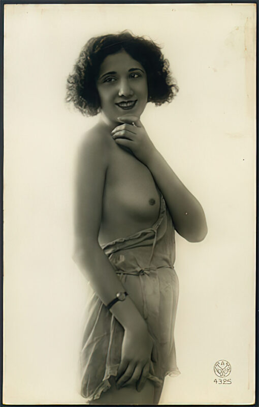 Volume 4 of Black and White Image of Naked / Nude Women and Girls in the Vintage Era