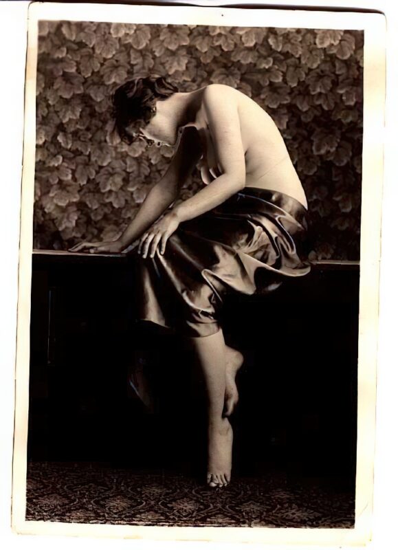 Volume 4 of Black and White Image of Naked / Nude Women and Girls in the Vintage Era