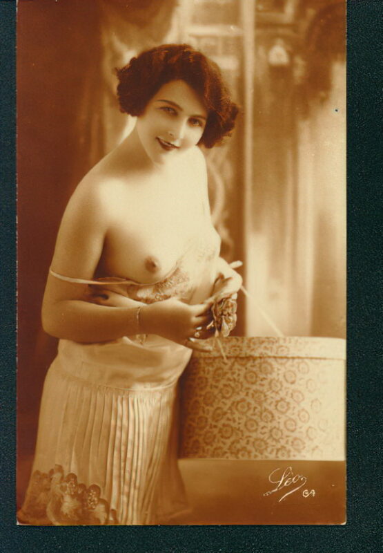 Volume 4 of Black and White Image of Naked / Nude Women and Girls in the Vintage Era