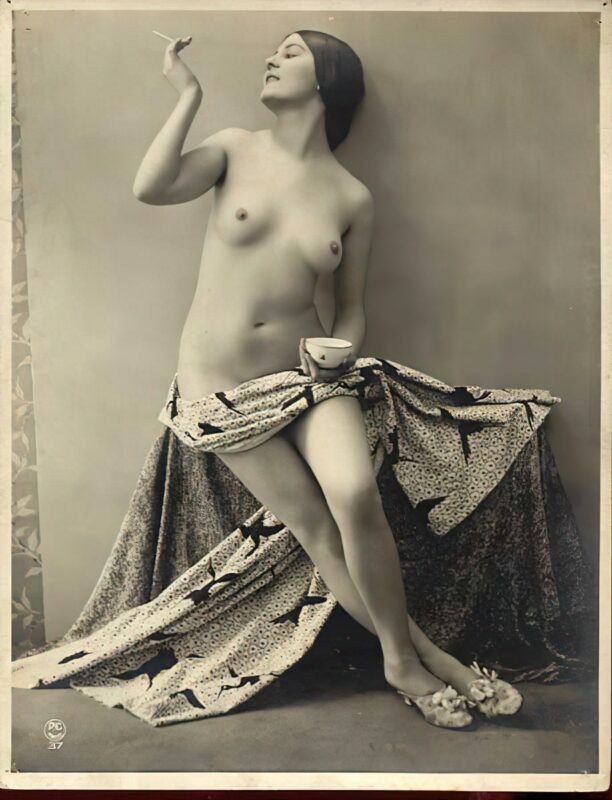 Volume 4 of Black and White Image of Naked / Nude Women and Girls in the Vintage Era