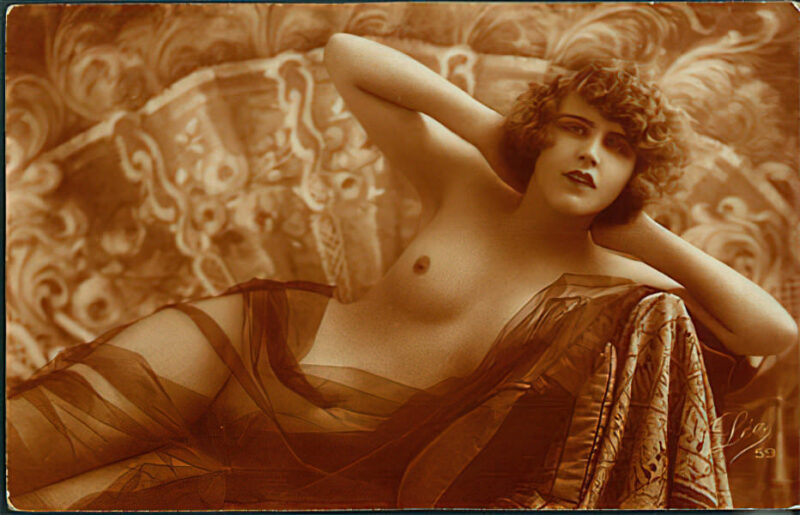 Volume 1 of Black and White Image of Naked / Nude Woman in the Classic Retro Period Volume 1 of Black and White Photo of Naked / Nude Women and Girls in the Vintage Era