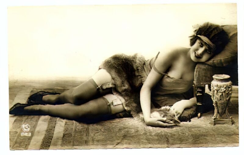 Volume 4 of Black and White Image of Naked / Nude Women and Girls in the Vintage Era