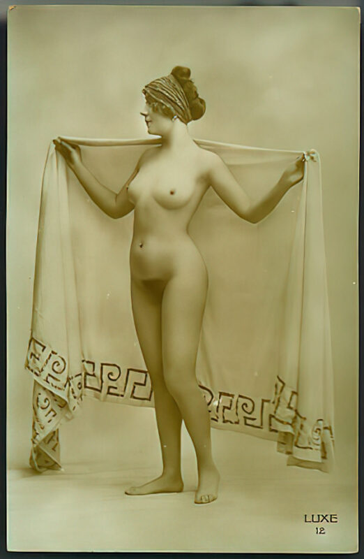 Volume 1 of Black and White Image of Naked / Nude Woman in the Classic Retro Period Volume 1 of Black and White Photo of Naked / Nude Women and Girls in the Vintage Era