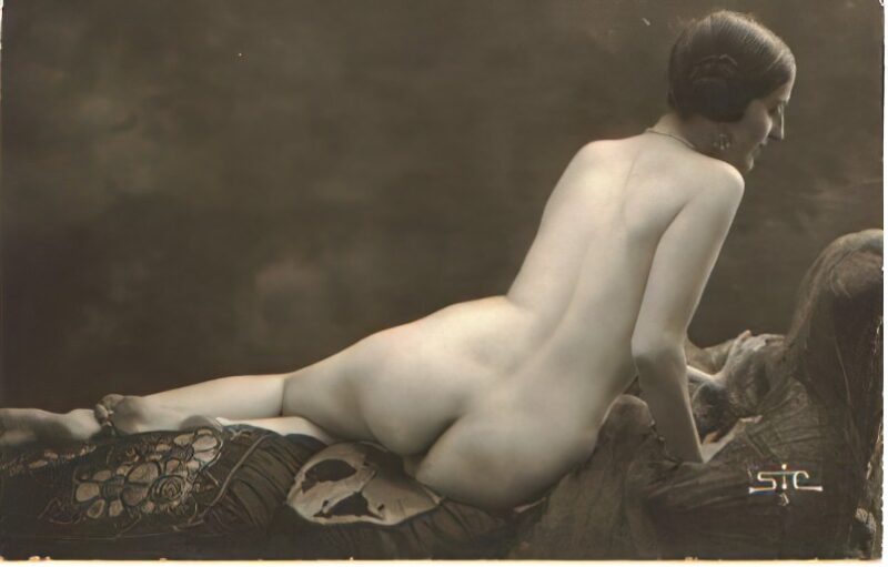 Volume 4 of Black and White Image of Naked / Nude Women and Girls in the Vintage Era