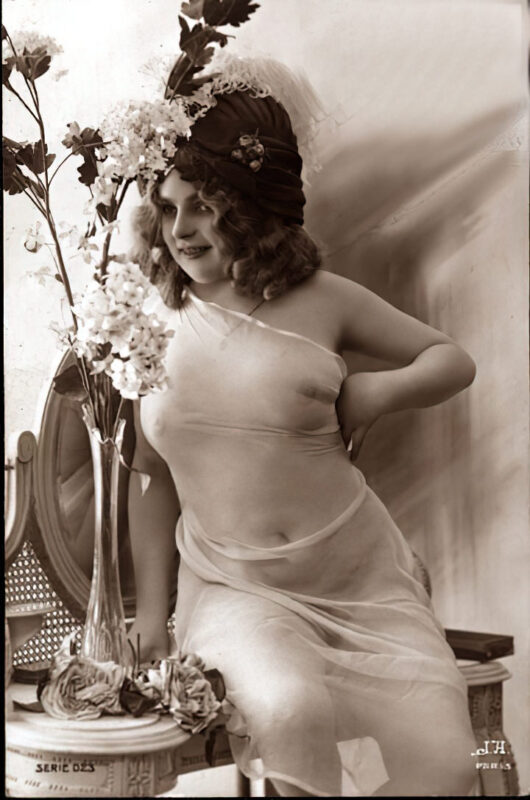 Volume 4 of Black and White Image of Naked / Nude Women and Girls in the Vintage Era