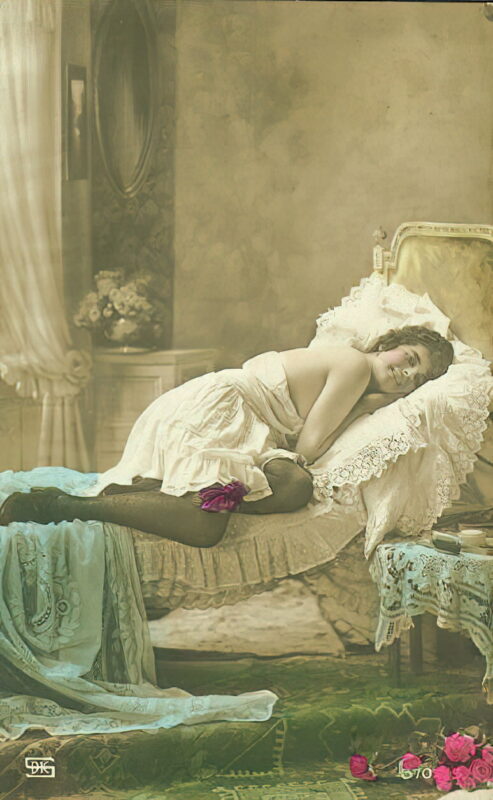 B&W Volume 5 Image of Naked / Nude Woman in the Vintage Era