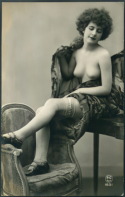 B&W Volume 5 Image of Naked / Nude Woman in the Vintage Era