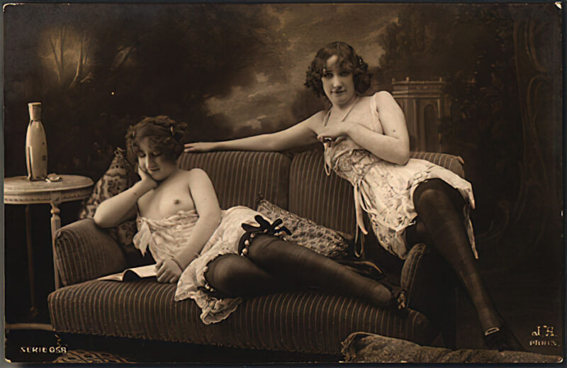 Volume 1 of Black and White Image of Naked / Nude Woman in the Classic Retro Period Volume 1 of Black and White Photo of Naked / Nude Women and Girls in the Vintage Era