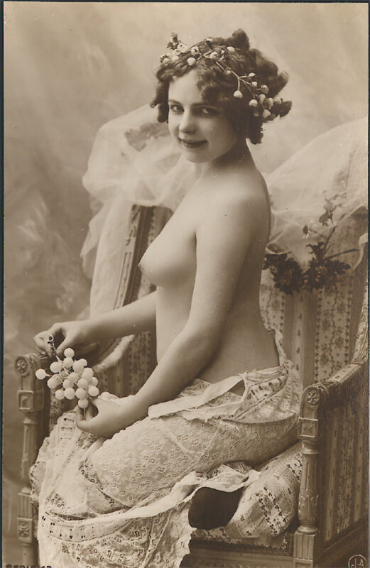 B&W Volume 5 Image of Naked / Nude Woman in the Vintage Era