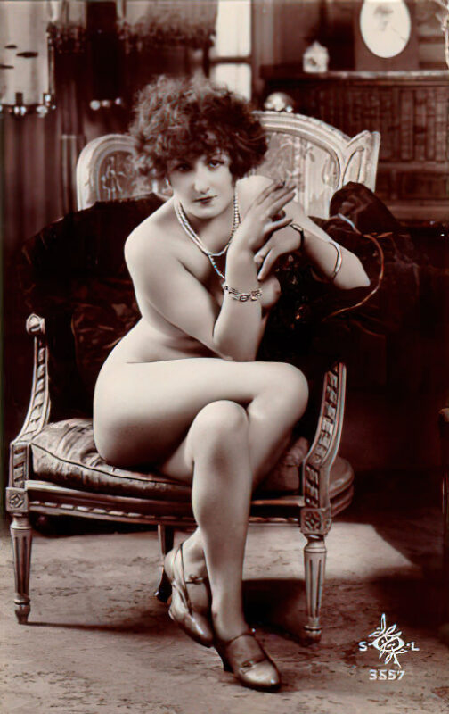 B&W Volume 5 Image of Naked / Nude Woman in the Vintage Era