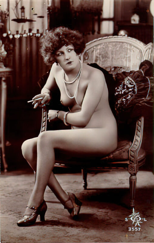 B&W Volume 5 Image of Naked / Nude Woman in the Vintage Era