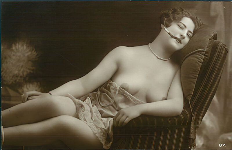 B&W Volume 5 Image of Naked / Nude Woman in the Vintage Era