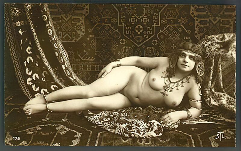 B&W Volume 5 Image of Naked / Nude Woman in the Vintage Era