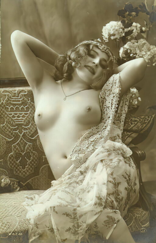 B&W Volume 5 Image of Naked / Nude Woman in the Vintage Era