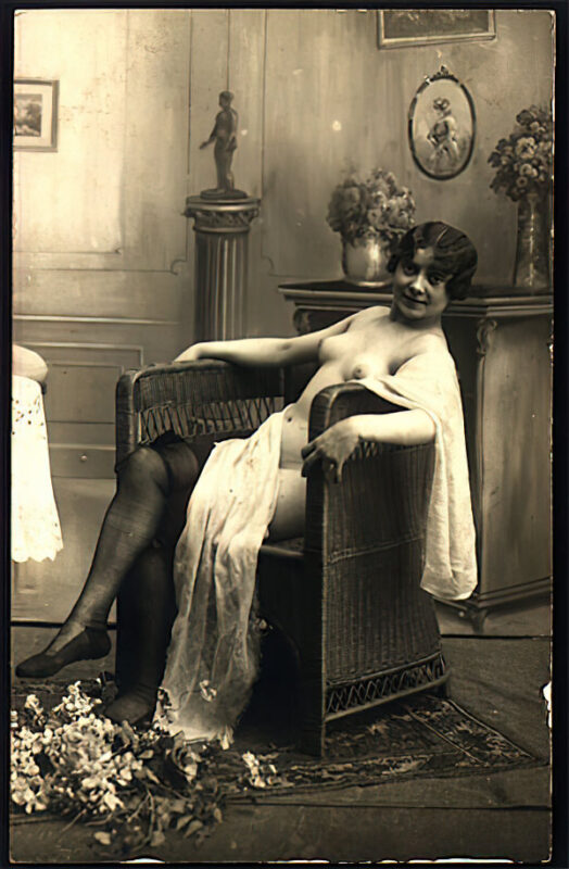 B&W Volume 5 Image of Naked / Nude Woman in the Vintage Era