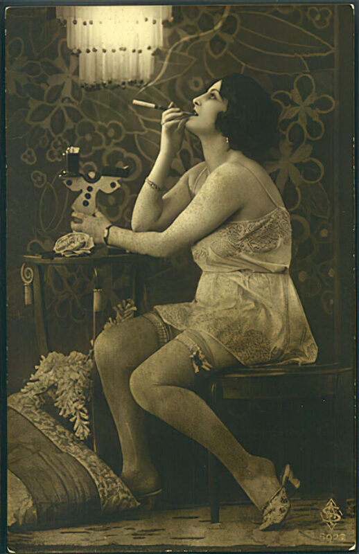 B&W Volume 5 Image of Naked / Nude Woman in the Vintage Era