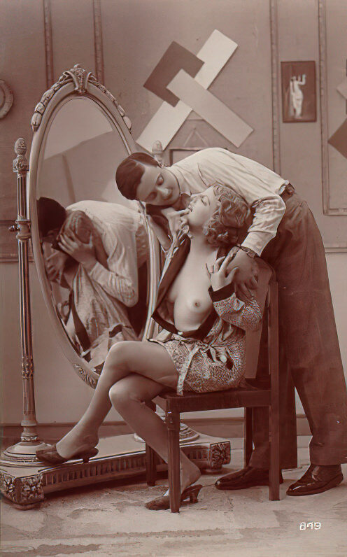 B&W Volume 5 Image of Naked / Nude Woman in the Vintage Era