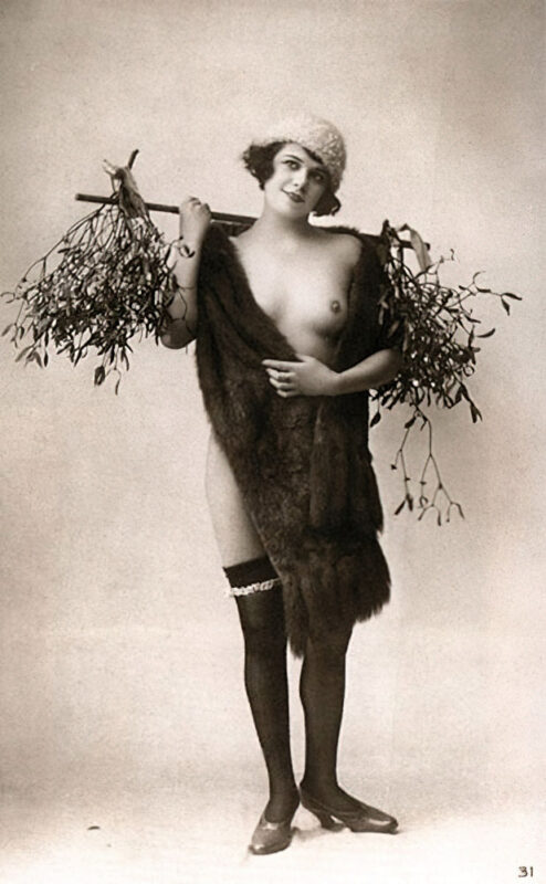 B&W Volume 5 Image of Naked / Nude Woman in the Vintage Era