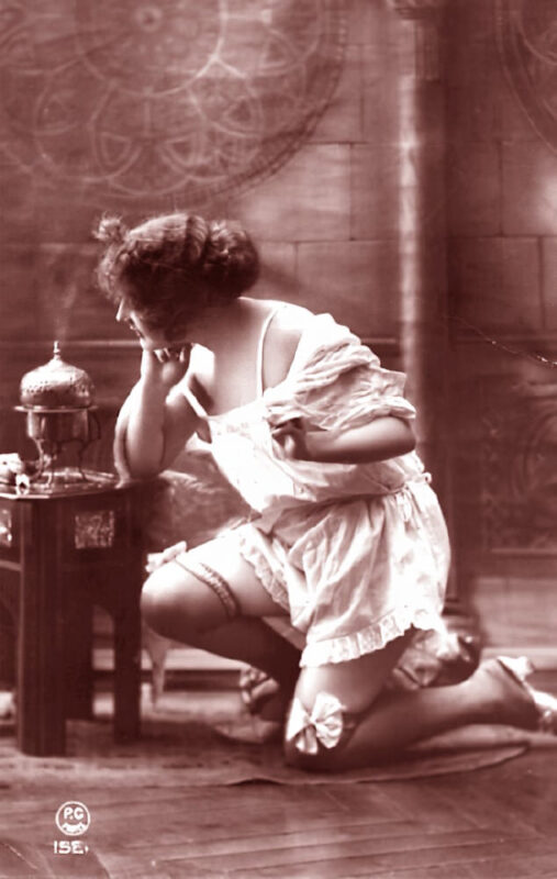 B&W Volume 5 Image of Naked / Nude Woman in the Vintage Era