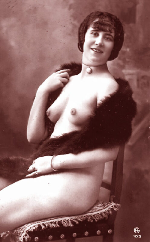 B&W Volume 5 Image of Naked / Nude Woman in the Vintage Era