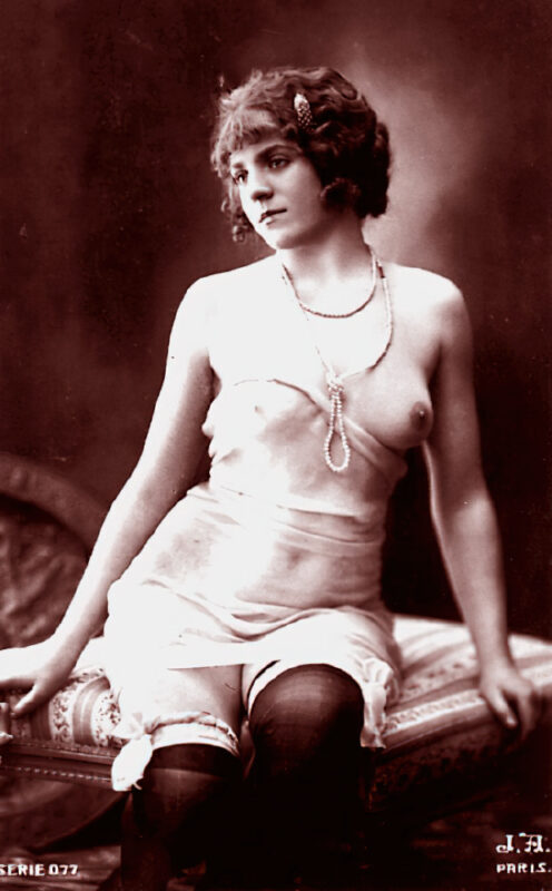 B&W Volume 5 Image of Naked / Nude Woman in the Vintage Era