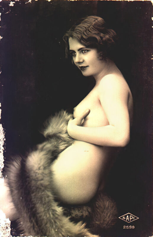 B&W Volume 5 Image of Naked / Nude Woman in the Vintage Era