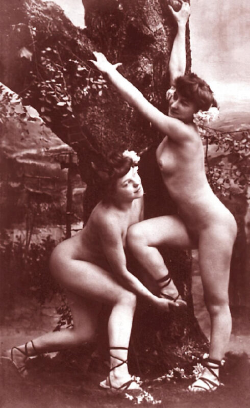 B&W Volume 5 Image of Naked / Nude Woman in the Vintage Era