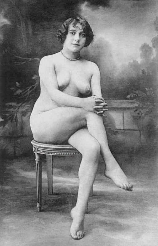 B&W Volume 5 Image of Naked / Nude Woman in the Vintage Era