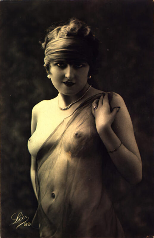 B&W Volume 5 Image of Naked / Nude Woman in the Vintage Era