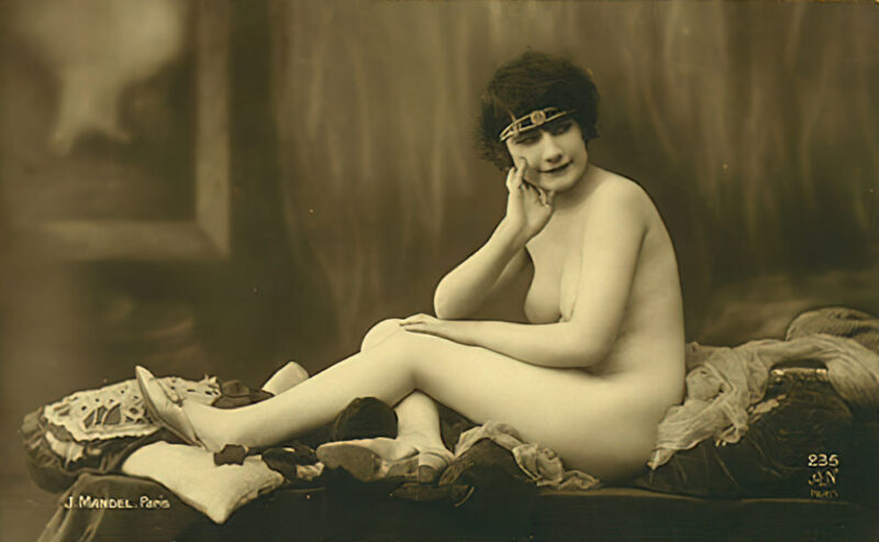 B&W Volume 5 Image of Naked / Nude Woman in the Vintage Era