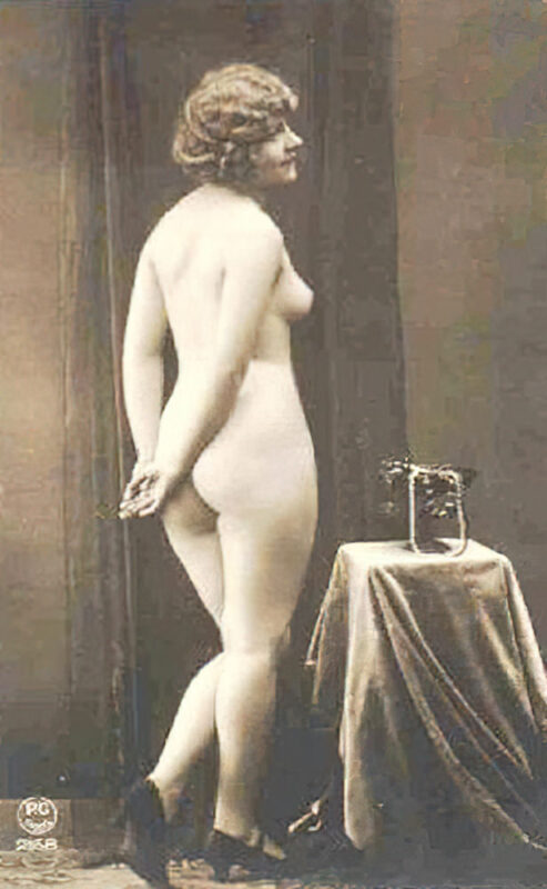 B&W Volume 5 Image of Naked / Nude Woman in the Vintage Era