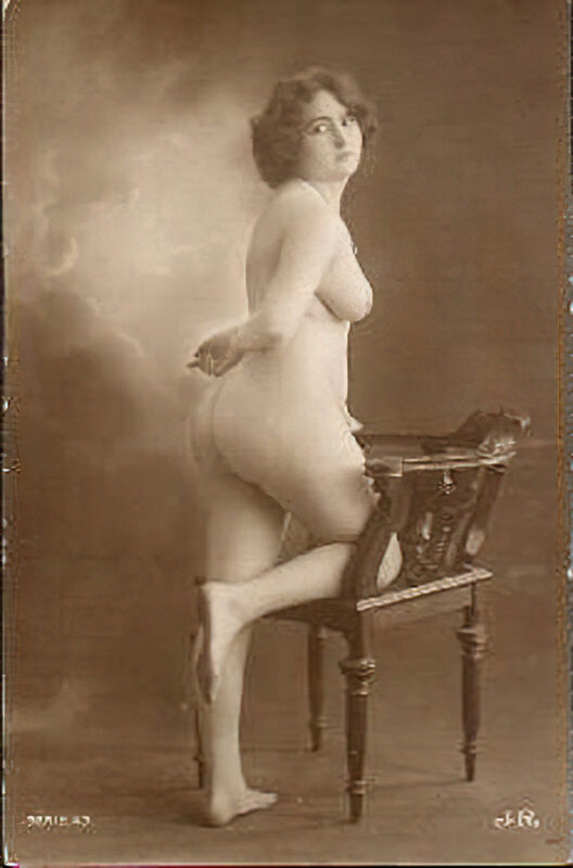 B&W Volume 5 Image of Naked / Nude Woman in the Vintage Era