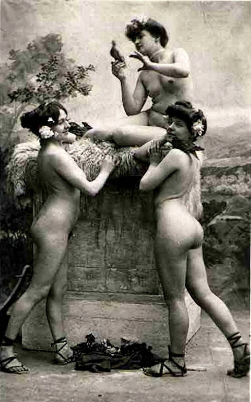 B&W Volume 5 Image of Naked / Nude Woman in the Vintage Era