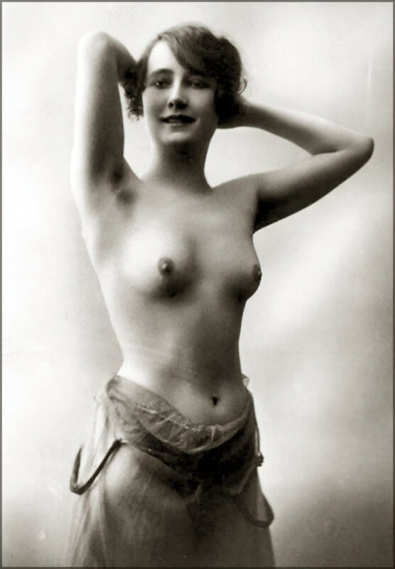 B&W Volume 5 Image of Naked / Nude Woman in the Vintage Era