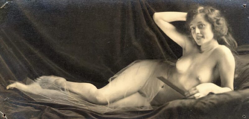 B&W Volume 5 Image of Naked / Nude Woman in the Vintage Era