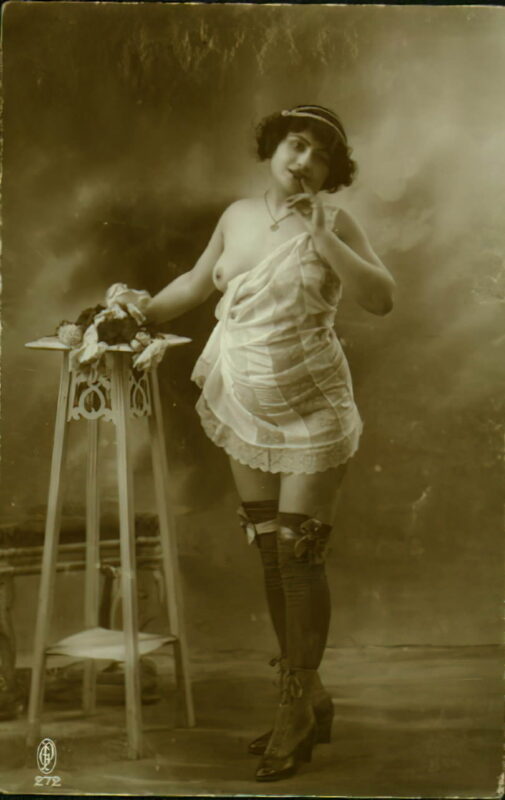 Volume 1 of Black and White Image of Naked / Nude Woman in the Classic Retro Period Volume 1 of Black and White Photo of Naked / Nude Women and Girls in the Vintage Era