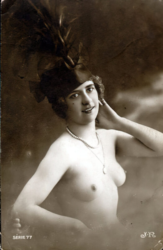 Volume 1 of Black and White Image of Naked / Nude Woman in the Classic Retro Period Volume 1 of Black and White Photo of Naked / Nude Women and Girls in the Vintage Era