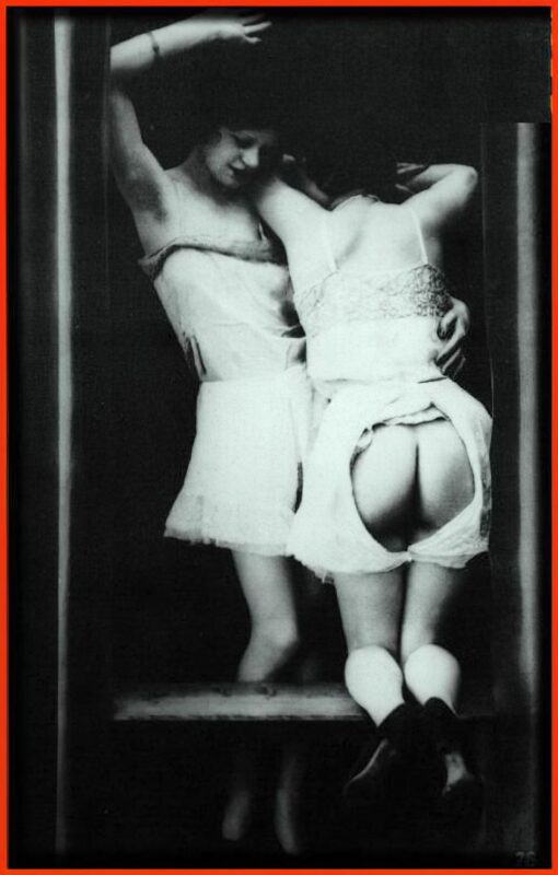Volume 1 of Black and White Image of Naked / Nude Woman in the Classic Retro Period Volume 1 of Black and White Photo of Naked / Nude Women and Girls in the Vintage Era