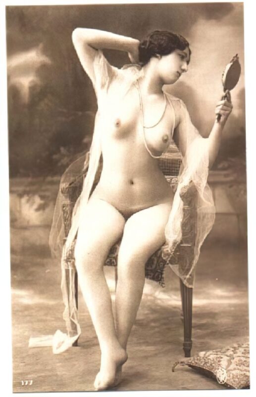 Volume 1 of Black and White Image of Naked / Nude Woman in the Classic Retro Period Volume 1 of Black and White Photo of Naked / Nude Women and Girls in the Vintage Era