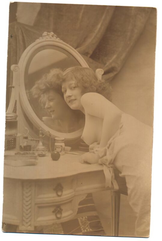 Volume 1 of Black and White Image of Naked / Nude Woman in the Classic Retro Period Volume 1 of Black and White Photo of Naked / Nude Women and Girls in the Vintage Era