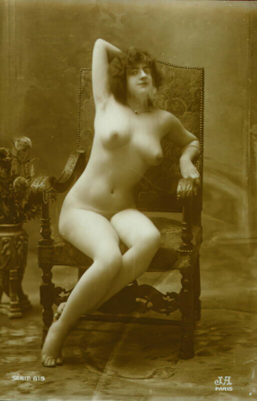 Volume 1 of Black and White Image of Naked / Nude Woman in the Classic Retro Period Volume 1 of Black and White Photo of Naked / Nude Women and Girls in the Vintage Era
