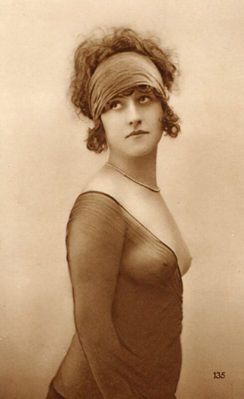 Volume 1 of Black and White Image of Naked / Nude Woman in the Classic Retro Period Volume 1 of Black and White Photo of Naked / Nude Women and Girls in the Vintage Era