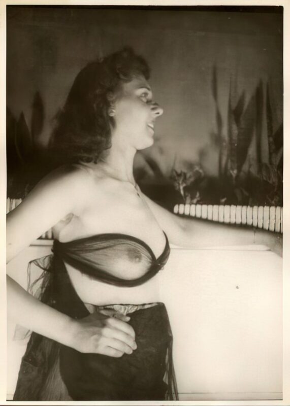 Photo 269 - Vintage Nude Girl Mixed, Upscaled - Volume 7 Photo 269 - Vintage Nude Girl Mixed, Upscaled - Volume 7