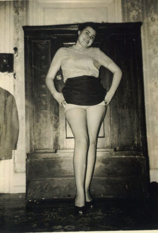 Retro Girls naked in the 1960's Vintage Erotica and Photo Image Galleries of Classic Women Nude in the 1960's